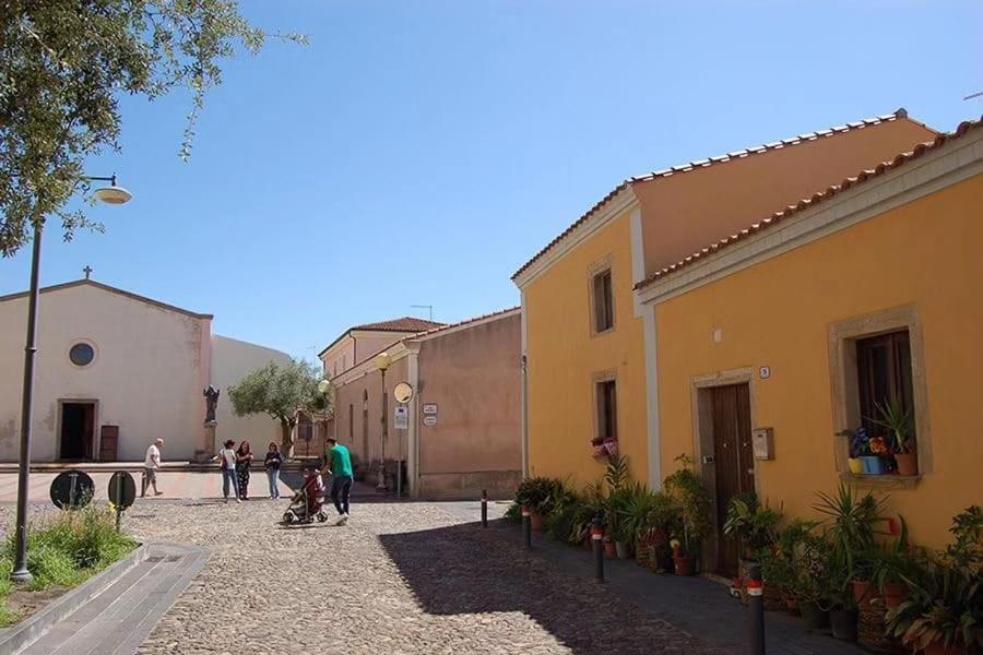 Casa Vacanza Da Chicco E Dani Nurachi Exterior foto